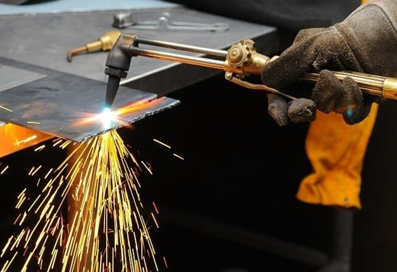  مزایای استفاده از اکسیژن مایع در برش و جوشکاری